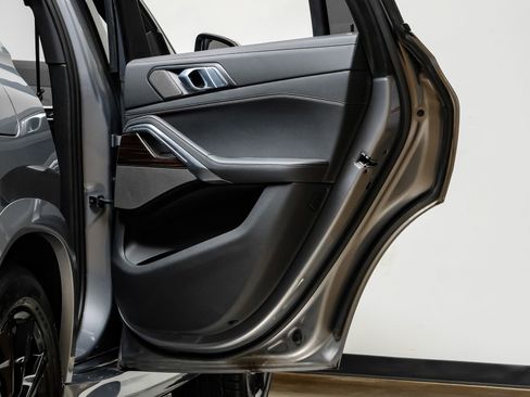 Used 2025 BMW X6 xDrive40i image 50