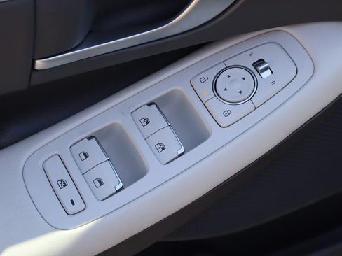 Used 2025 Hyundai Sonata SEL FWD image 18