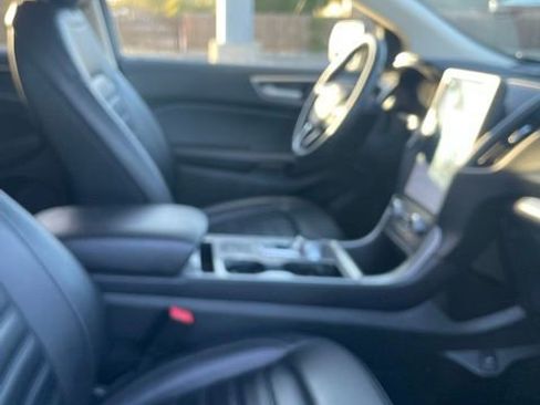 Used 2023 Ford Edge SEL image 8