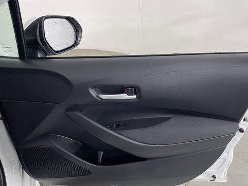 Used 2021 Toyota Corolla LE FWD image 22