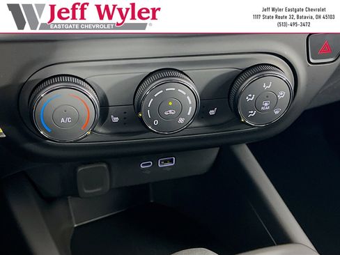 New 2026 Chevrolet Trax RS w/ Sunroof Package FWD image 11