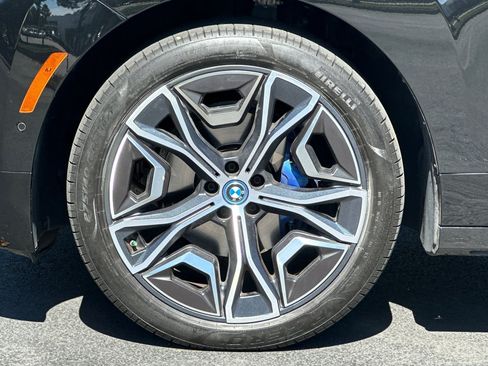 Used 2024 BMW iX xDrive50 w/ Sport Package AWD/4WD image 39