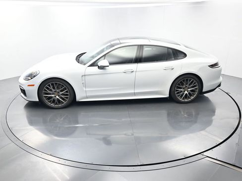 Certified 2023 Porsche Panamera Platinum Edition image 34