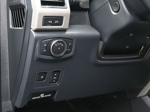 Used 2022 Ford F250 Lariat w/ Tremor Off-Road Package image 22