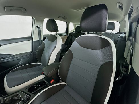 New 2025 Volkswagen Taos S image 19