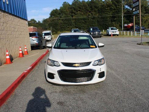 Used 2020 Chevrolet Sonic LT image 2