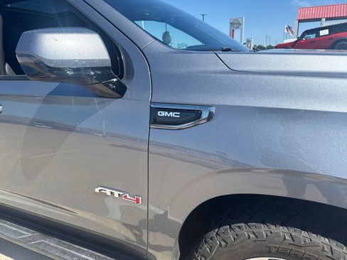 Used 2021 GMC Yukon AT4 w/ Rear Media and Nav Package AWD/4WD image 4