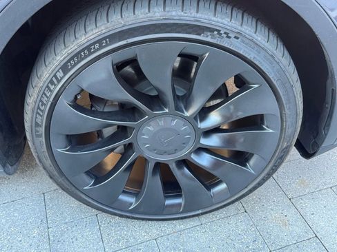 Used 2024 Tesla Model Y Performance AWD/4WD image 34