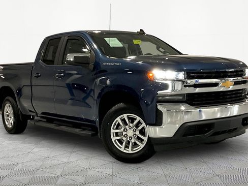 Used 2019 Chevrolet Silverado 1500 LT w/ All-Star Edition AWD/4WD image 3