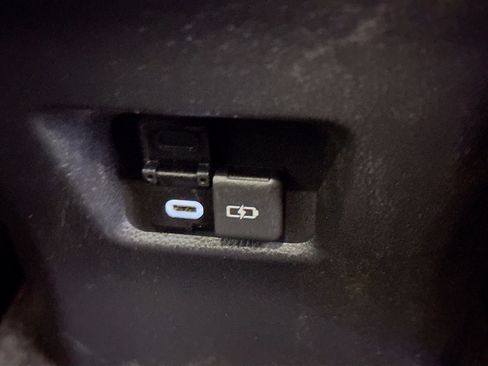 Used 2023 Toyota RAV4 XLE FWD image 42