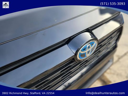 Used 2021 Toyota RAV4 XLE Premium AWD/4WD image 7
