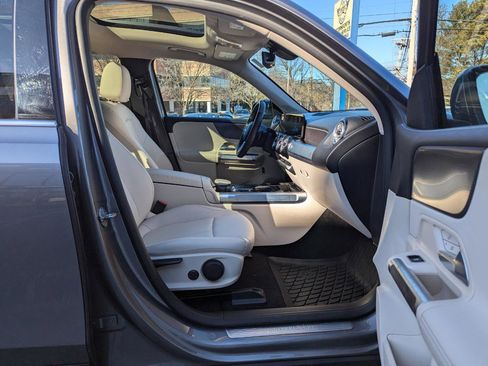 Used 2022 Mercedes-Benz EQB 300 4MATIC image 33