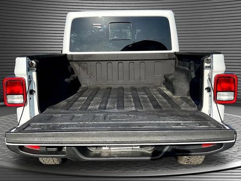 Used 2023 Jeep Gladiator Overland AWD/4WD image 7