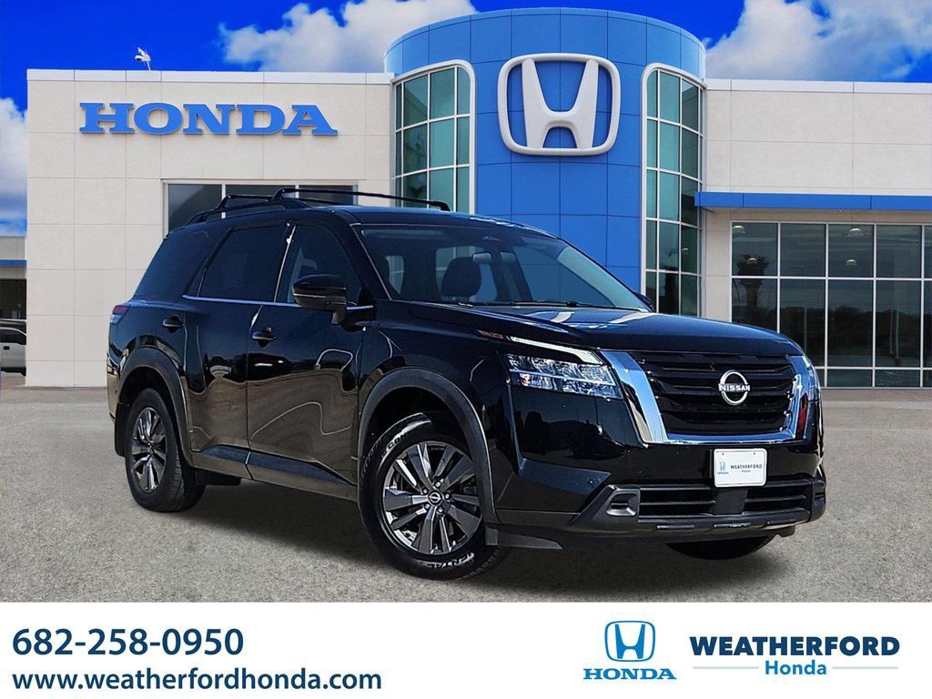Used 2022 Nissan Pathfinder SV FWD image 1