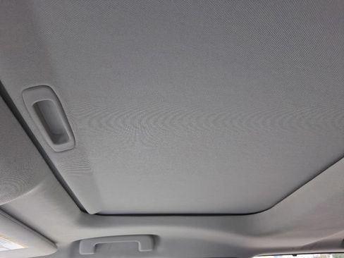 Used 2021 Toyota Highlander Limited FWD image 7