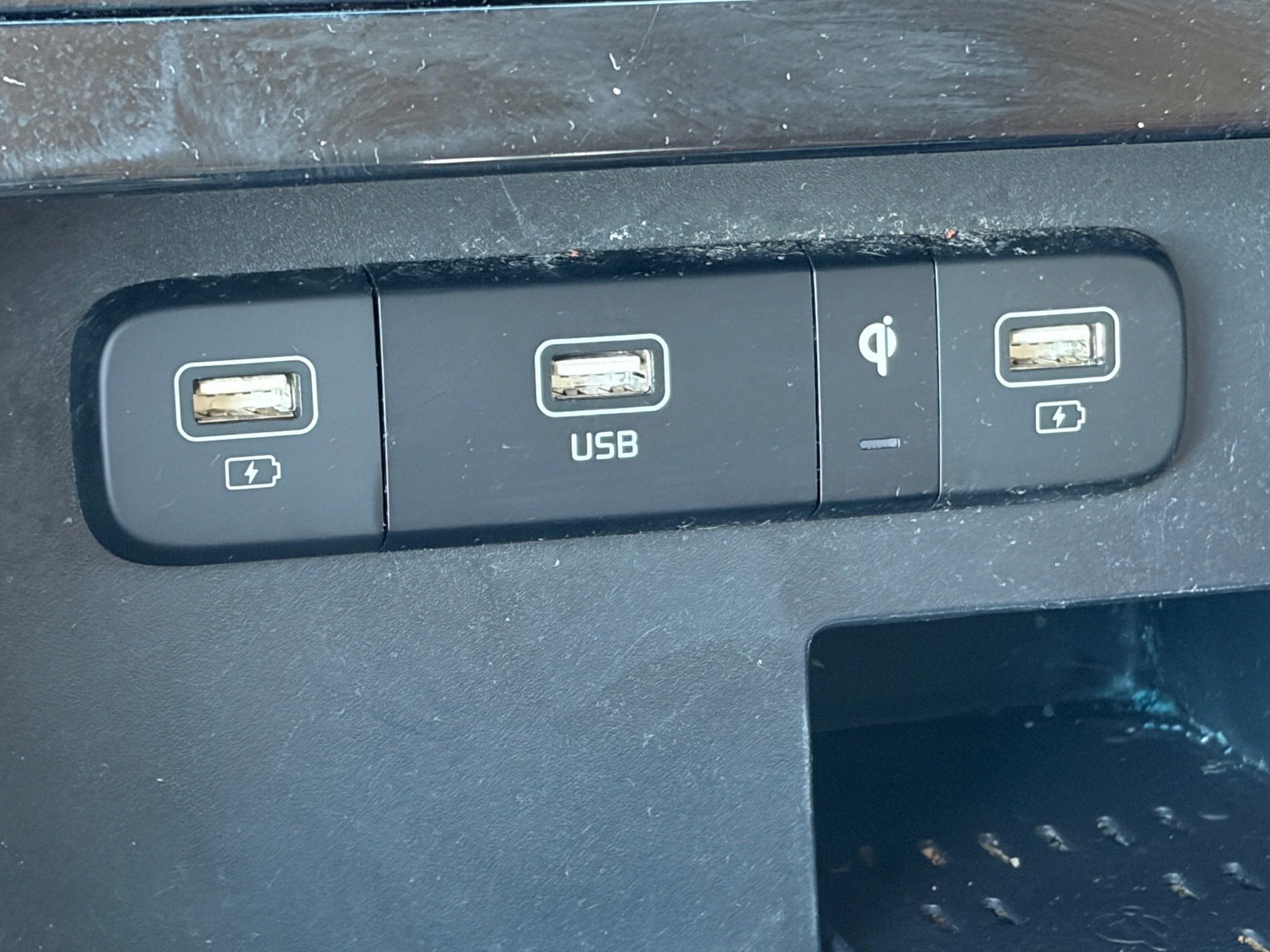 Used 2023 Kia Carnival SX FWD image 34