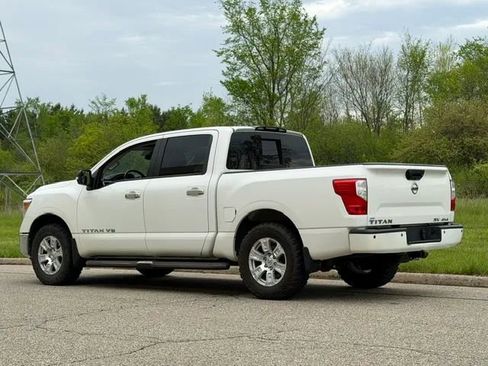 Used 2019 Nissan Titan SV AWD/4WD image 20