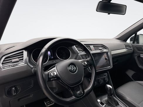 Used 2021 Volkswagen Tiguan SE R-Line AWD/4WD image 10