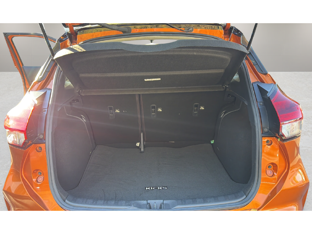 Used 2023 Nissan Kicks SR w/ SR Premium Package FWD image 19