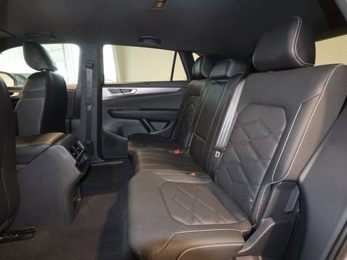 Used 2026 Volkswagen Atlas Cross Sport SE FWD image 22
