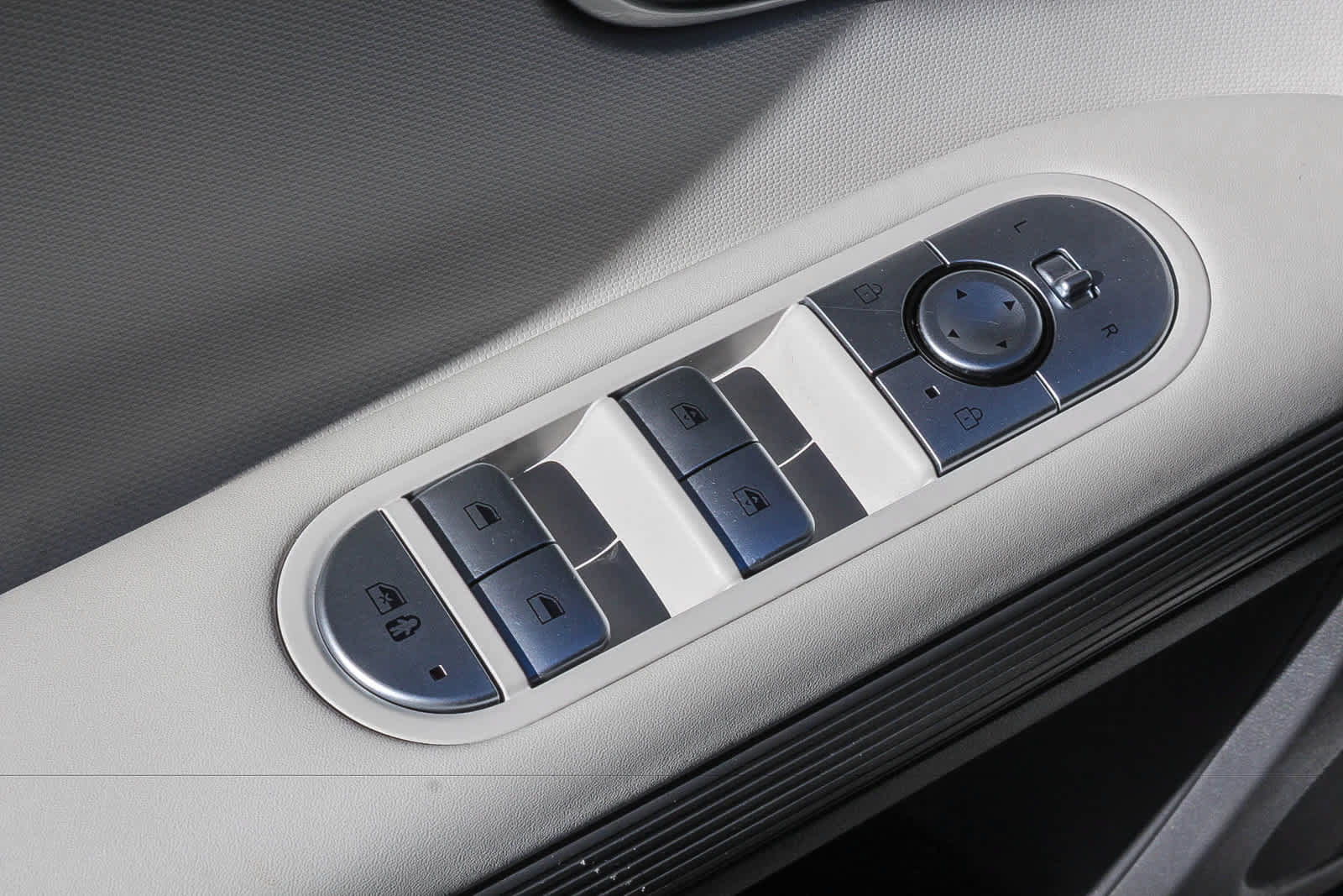 Certified 2024 Hyundai Ioniq 5 SEL RWD image 26