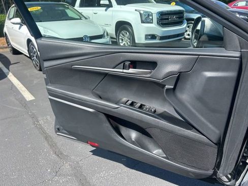 Used 2025 Toyota Camry SE FWD image 29