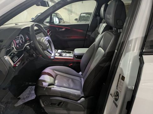 Certified 2025 Audi Q7 3.0T Premium Plus image 17