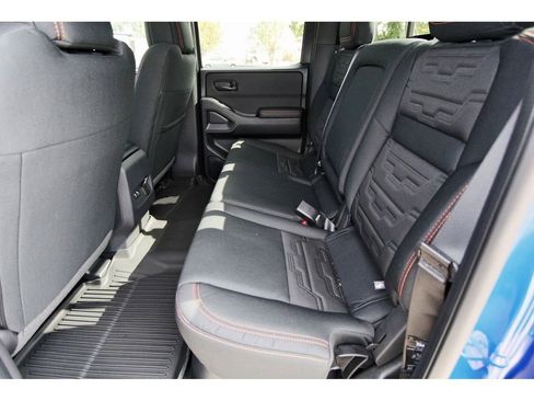 New 2026 Nissan Frontier PRO-4X w/ Pro-4x Convenience Package image 7