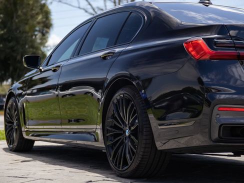 Used 2020 BMW 740i w/ M Sport Package RWD image 10