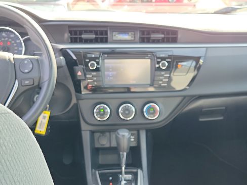 Used 2016 Toyota Corolla L FWD image 18
