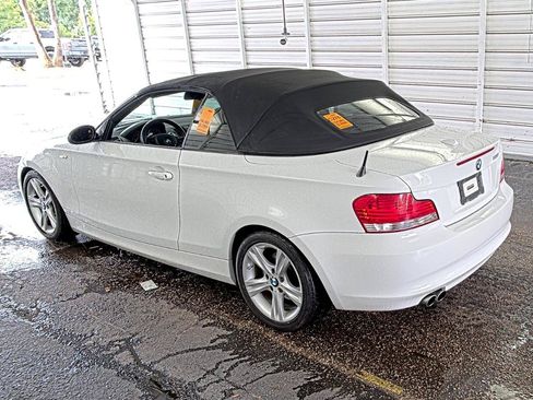 Used 2009 BMW 128i Convertible RWD image 4