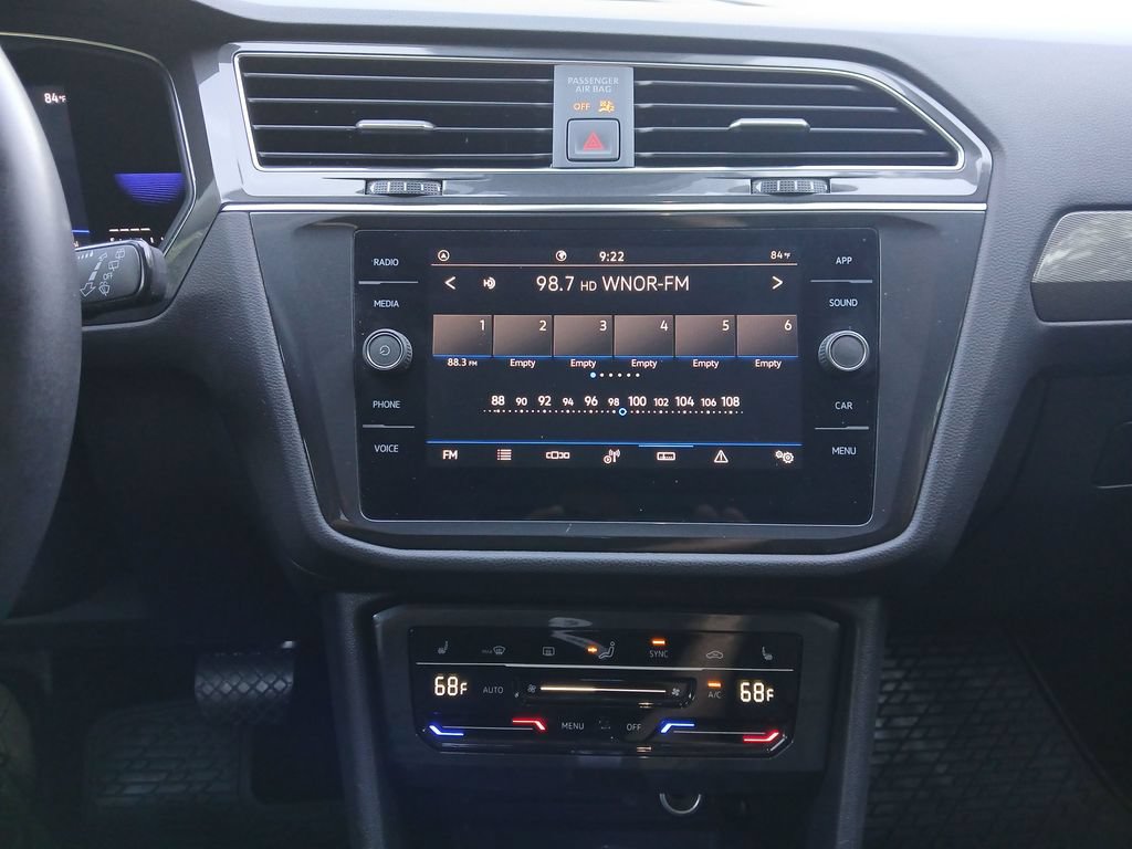 Used 2022 Volkswagen Tiguan SE FWD image 18