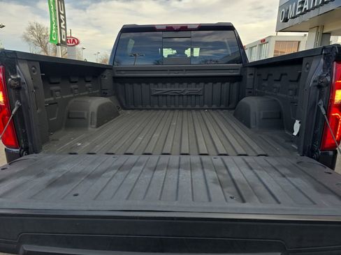 Used 2023 Chevrolet Silverado 1500 ZR2 w/ Technology Package image 18