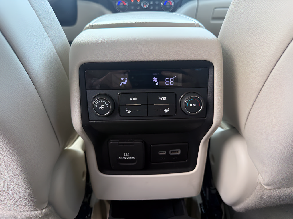 Used 2020 GMC Acadia Denali w/ Technology Package FWD image 12