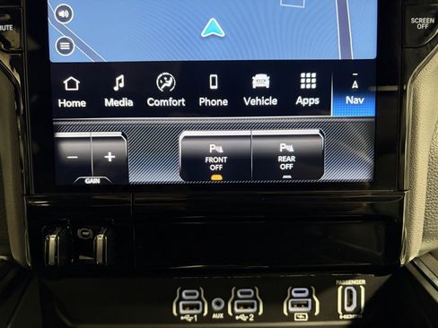 Used 2025 RAM 1500 Laramie w/ Night Edition image 30