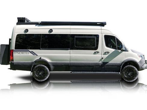 Used 2024 Mercedes-Benz Sprinter 2500 image 2