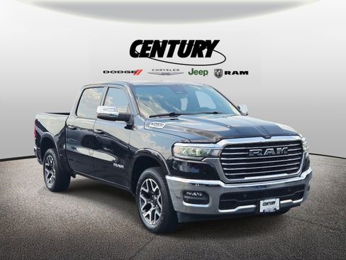 Used 2025 RAM 1500 Laramie AWD/4WD image 1