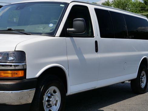 Used 2019 Chevrolet Express 3500 LT w/ LT Preferred Equipment Group RWD image 32