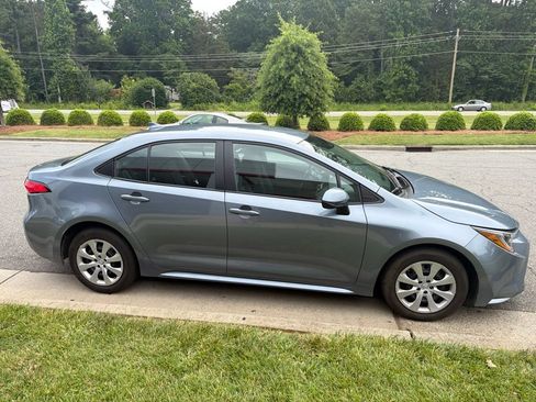 Used 2023 Toyota Corolla LE FWD image 6
