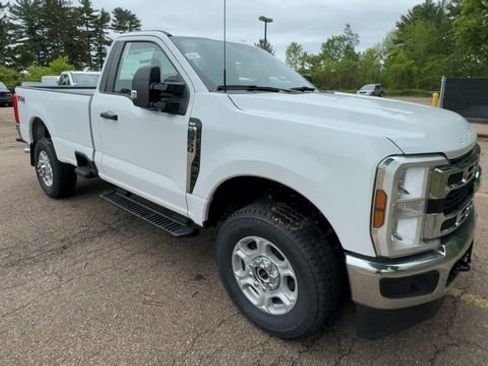 New 2025 Ford F350 XLT w/ FX4 Off-Road Package image 8