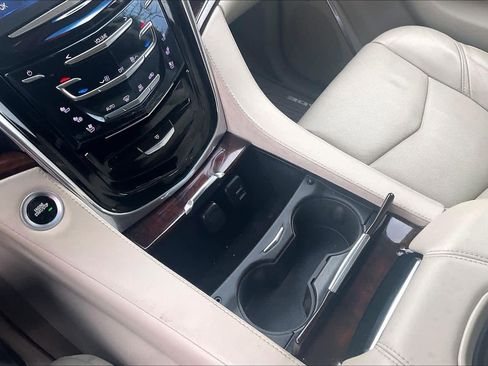 Used 2015 Cadillac Escalade ESV Luxury AWD/4WD image 16