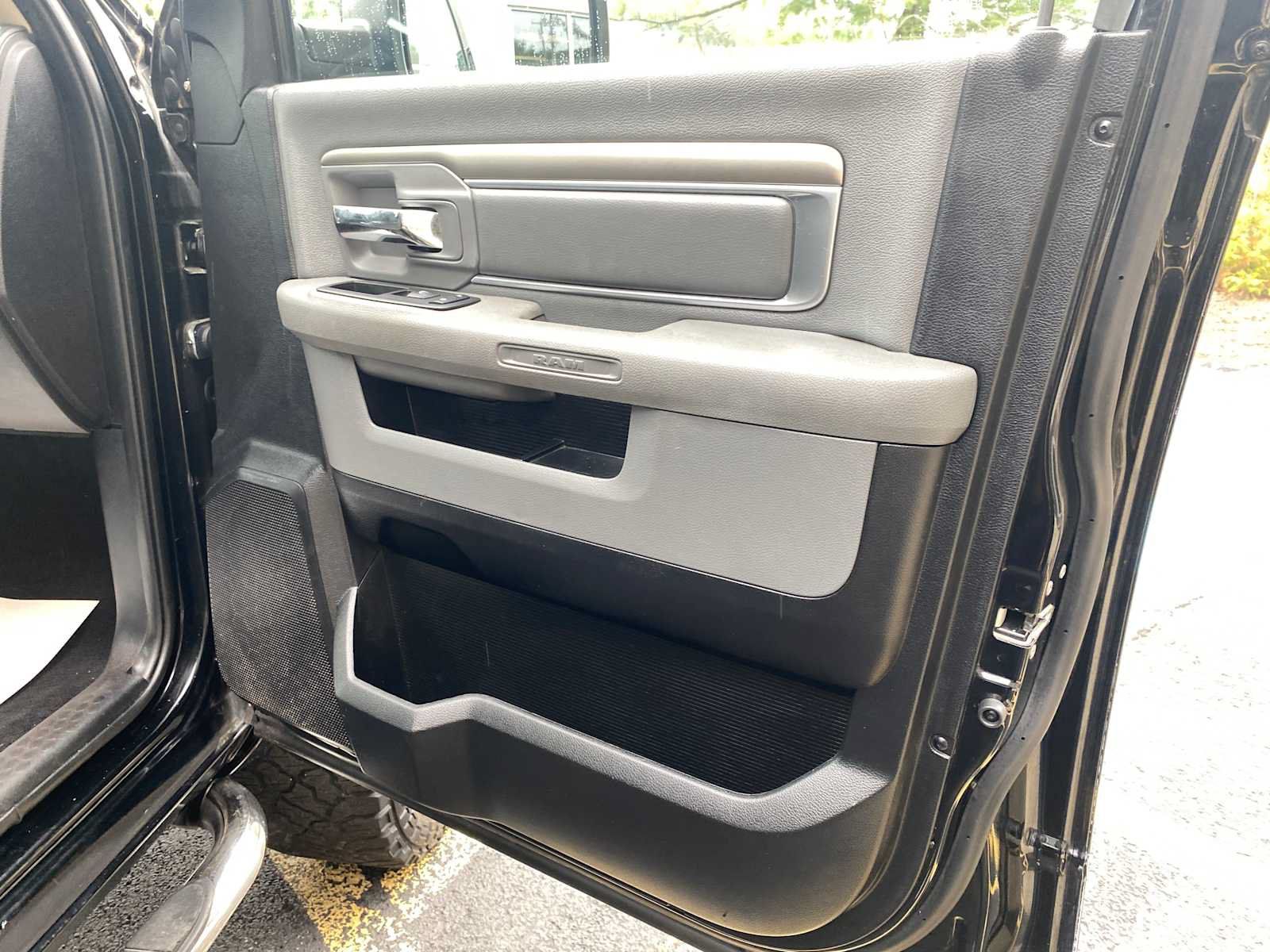 Used 2014 RAM 1500 Outdoorsman AWD/4WD image 33