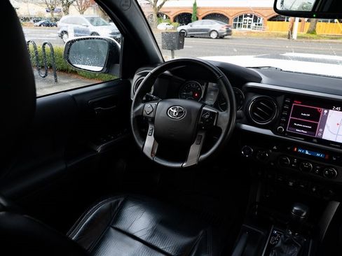 Used 2021 Toyota Tacoma TRD Sport image 10