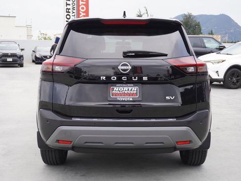 Used 2022 Nissan Rogue SV image 6