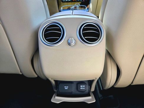 Used 2019 Mercedes-Benz GLC 300 image 40