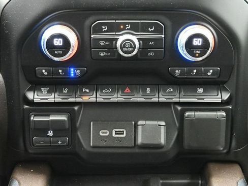 Used 2020 GMC Sierra 3500 Denali w/ Denali Ultimate Package image 25