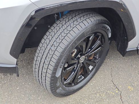 Used 2023 Toyota RAV4 SE image 38