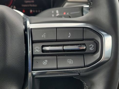 Used 2025 GMC Acadia Elevation w/ Elevation Premium Package FWD image 20