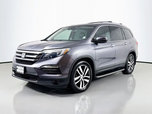 Used 2016 Honda Pilot Touring image 1