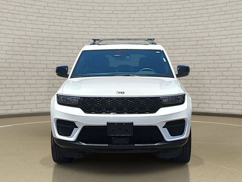 Used 2023 Jeep Grand Cherokee Altitude AWD/4WD image 2